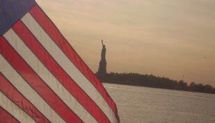 פסל החירות, דגל ארה"ב