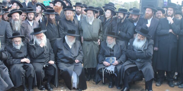 העדה החרדית מתכננת הפגנת ענק נגד ‘חוק הגיוס’