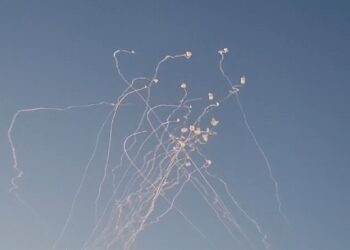 צפו: מטר של טילים לעבר צפת וראש פינה