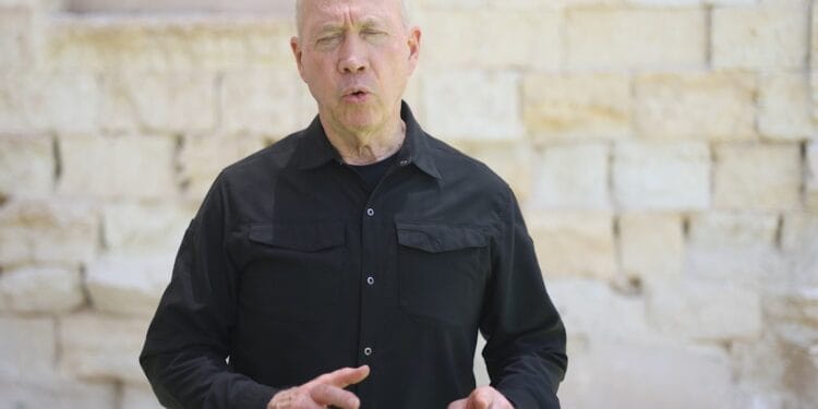 גלנט מצהיר בקולו: נכניס חלופה לשלטון חמאס