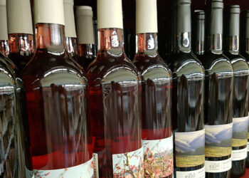 החוק משתנה: תותר מכירת יין בימי חמישי בלילה