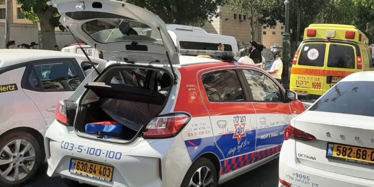 ב”ב: שני בחורים שרכבו על אופניים נפגעו מרכב