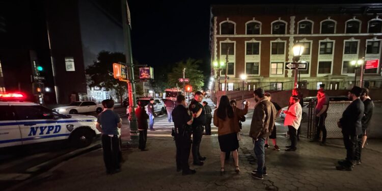 זוג חבדניקים הותקף בלילה בסמוך ל-770 בקראון הייטס