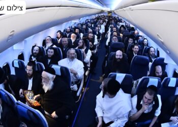 מאות חסידי ויז’ניץ במסע קודש לציון ה’צמח צדיק’