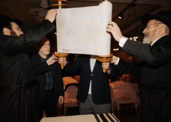 חמישה ספרי תורה חדשים הוכנסו לבתי כנסת ברוסיה