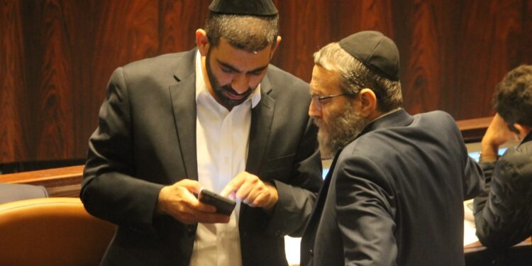 מלכיאלי מסיר כפפות נגד גפני: מצטרף למקהלת שונאי הדת