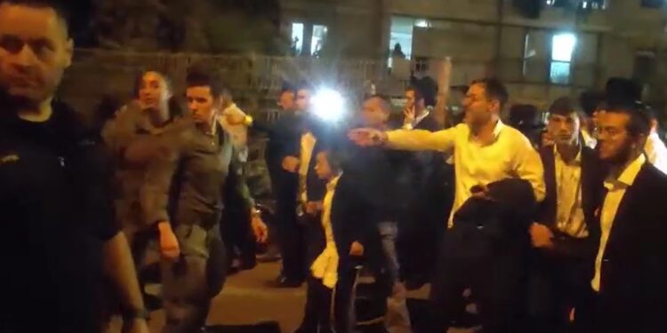 הפלג הירושלמי חסם את רחוב ז’בוטינסקי בבני ברק