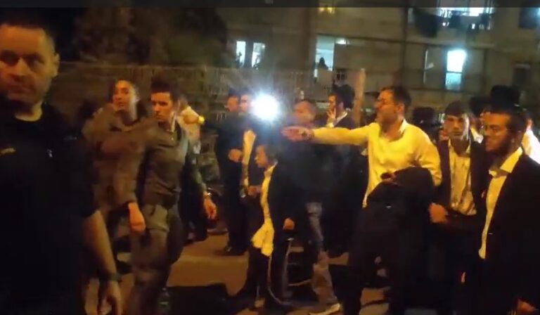 הפלג הירושלמי חסם את רחוב ז'בוטינסקי בבני ברק