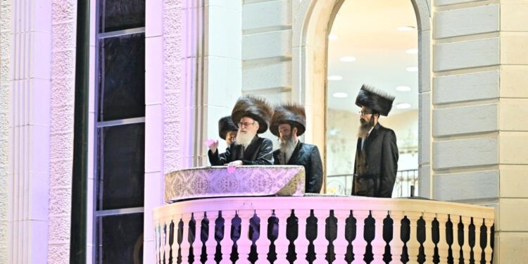 מעמד אדיר חנוכת הבית לבית המדרש ויז’ניץ ישועות משה בעיר אלעד