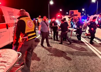 שני תינוקות פלסטינים נהרגו בתאונה כשעפו ממשאית