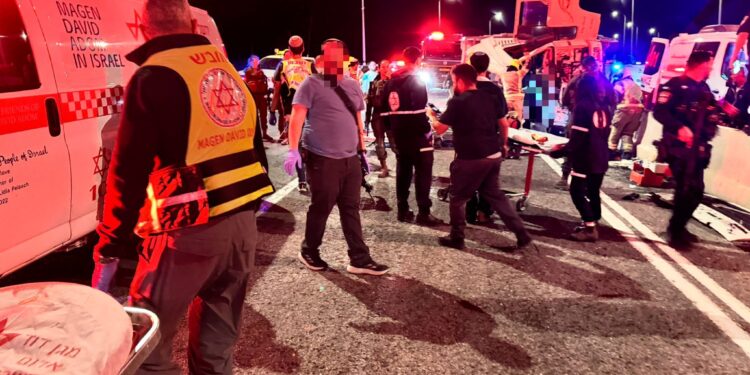 שני תינוקות פלסטינים נהרגו בתאונה כשעפו ממשאית