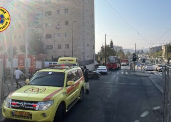 ירושלים: בת 70 במצב קשה לאחר שנפגעה משריפה בביתה