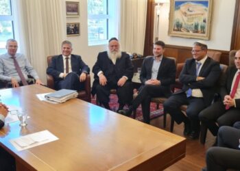 ראשי הקואליציה התכנסו לדון בהדחת היועמשית וחוק הגיוס