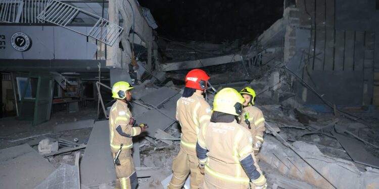 החות’ים ירו הלילה טיל – נזק כבד נגרם לבי”ס ברמת גן