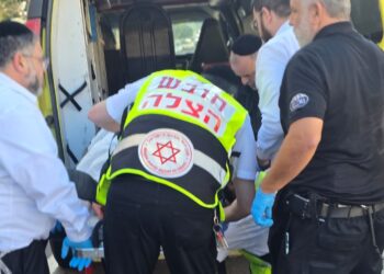 בחור בישיבה חסידית ברחוב בן זכאי נפגע כששולחנות קרסו עליו