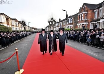 מסע כ”ק האדמו”ר מיזנ’יץ בלונדון