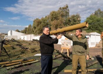 שר הביטחון: אם חיזבאללה לא ייסוג – לא יהיה הסכם
