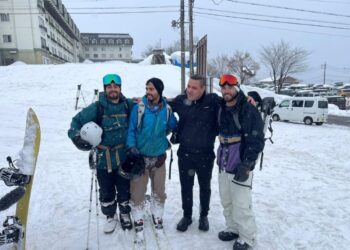 יפן: חולצו שלושה ישראלים שנתקעו בשלג בהר הקובה