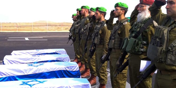 ארונות החללים עזבו את שטח עזה ומלווים לאבו-כביר