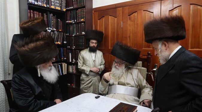 האדמו”ר מדושנסיקא בביקור אצל כ”ק האדמו”ר ממשכנות הרועים