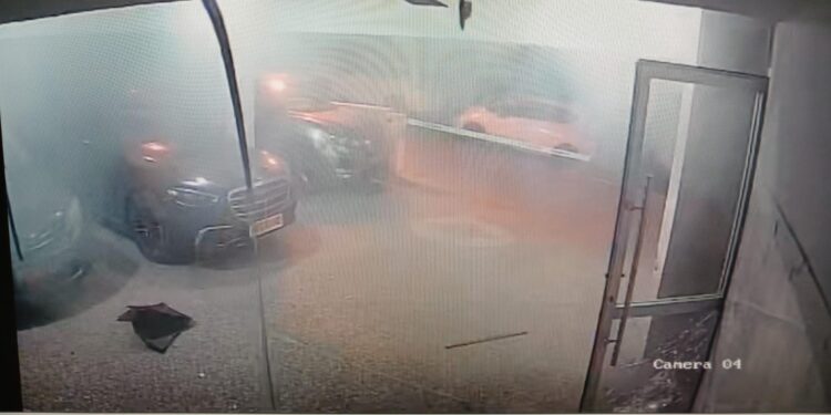 בני ברק: נעצרו שלושה חשודים שזרקו רימון רסס לעבר בית