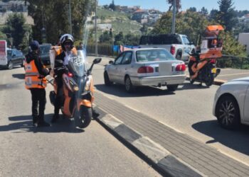 צפת: בת 70 נפגעה מאופנוע ונפצעה בינוני