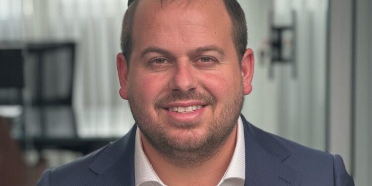 שי גראוכר נבחר להדליק משואה ביום העמאות בשל מעשי החסד