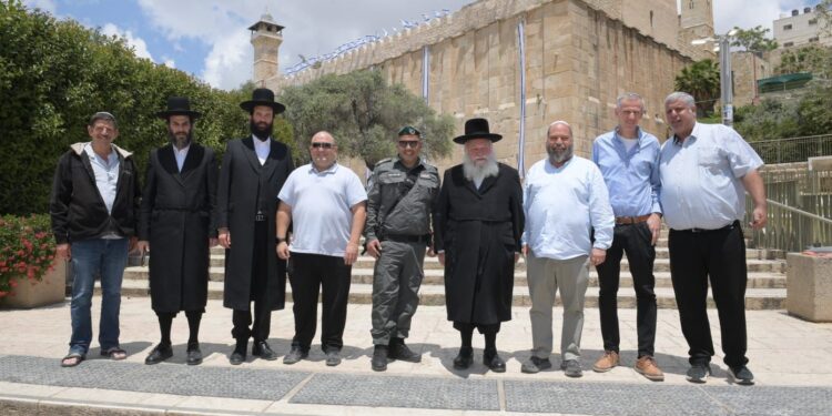 שר השיכון גולדקנופף בחברון: נרחיב את ההתיישבות