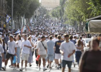 רבבות משתתפים בצעדת ‘ריקודגלים’ המסורתית בירושלים