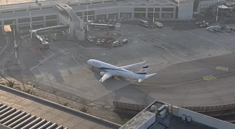 טיסת החילוץ הראשונה מלרנקה נחתה בנתב"ג