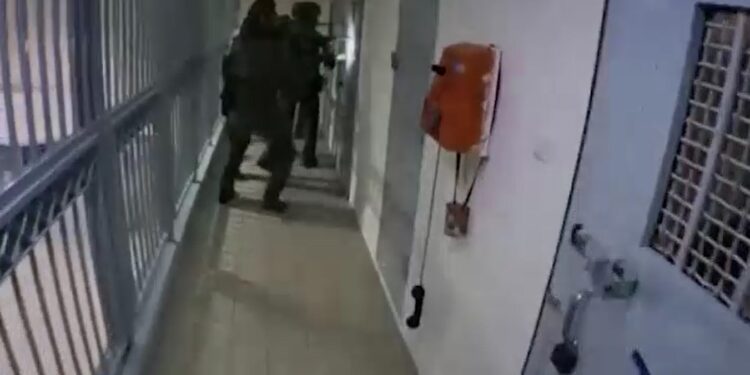 צפו: לוחמי ‘מצדה’ פשטו על תאי המחבלים שהביעו שמחה