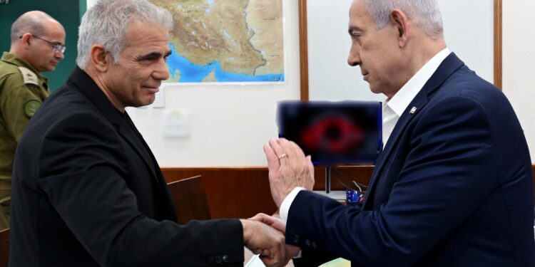 יו”ר האופוזיציה לפיד בהצעה חסרת תקדים לממשלה