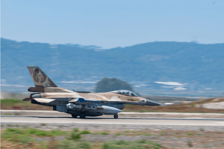 צפו כך חיל הים וחיל האוויר מיירטים מתקפות