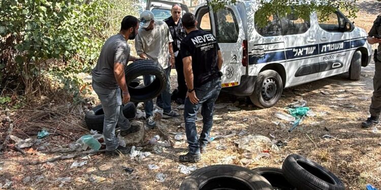 זה מה שהסתירו פעילי המחאה בין עצי החורש בצד כביש 1