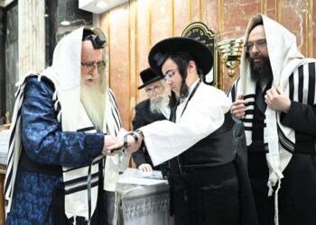 שמחת הבר מצווה לנכד כ”ק מרן אדמו”ר מצאנז שליט”א