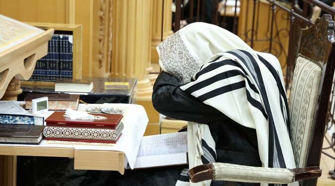 סליחות ראשונות בחצר הקודש ערלוי