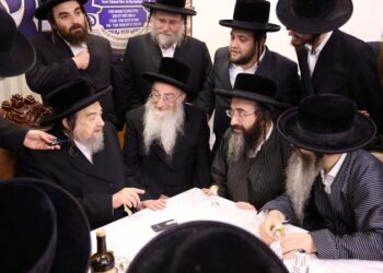 סיום הזוהר בבית הרה”צ ר’ יעקב מאיר שכטר