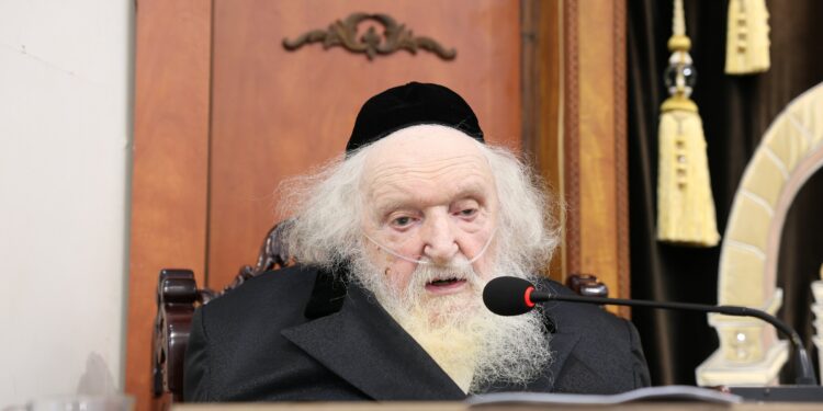 מרן הגר”מ שטרנבוך בשיעור פתיחה: לא להתעניין בחדשות בחודש אלול