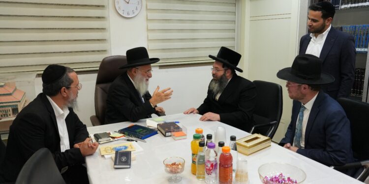 ראשי ארגון הקירוב ‘צהר’ הגיעו למעונו של הרב ראובן אלבז שליט”א