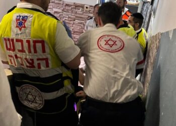 חיפה: בן 4 פונה במצב קשה לאחר שנפל מגובה בשכונת הדר החרדית