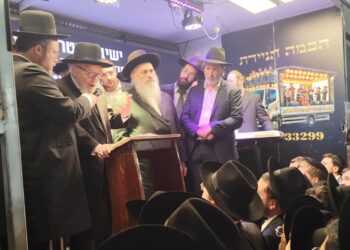 צפו: מרן הגרמ”ה הירש בשערי הכלא: מקווה שלא נצטרך לצאת להפגין