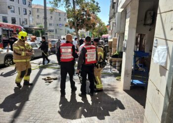 ביתר עילית: שני נפגעים בשריפה בחנות לממכר מזון מהיר