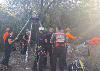 טיול לפנות בוקר: צעיר נפל לבור בעומק שבעה מטרים