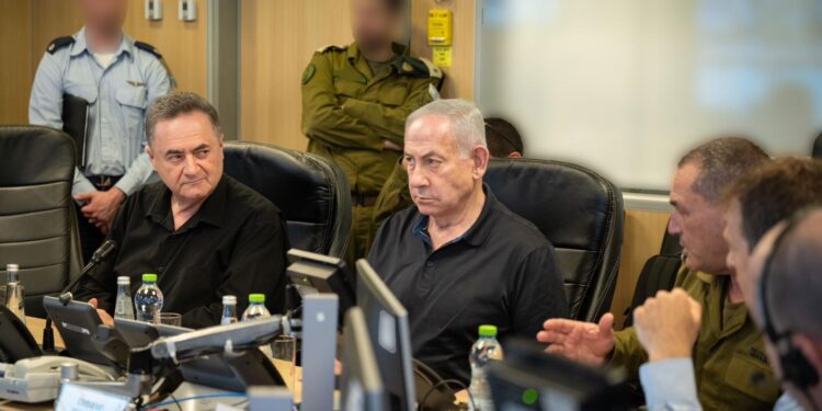 בעקבות ההפרות; נתניהו הורה על תקיפות עצימות בעזה