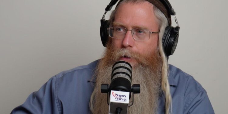 לפנות בוקר פשיטה משטרתית בשומרון: הרב בן שחר נעצר בביתו