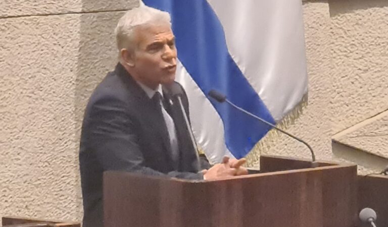 לפיד: יש רגע שצריך להגיד לא גם לנשיא אמריקאי