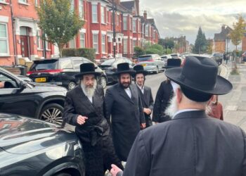 לונדון: ביקור בזק של בן כ”ק האדמו”ר מויז’ניץ