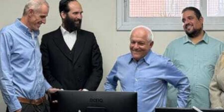 שר השיכון פתח את ההגרלה העשירית של ‘דירה בהנחה’