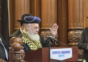 צפו: הרשל”צ תוקף: אין רב עיר בגלל היועצים המשפטיים
