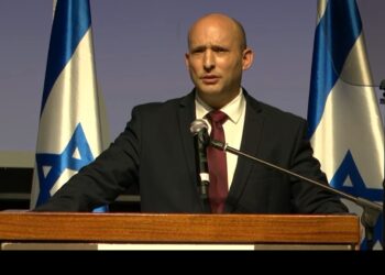 בנט: סוכנים של קטאר הושתלו בלשכת ראש הממשלה